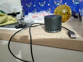 Altavoz MP3 Negro y Dorado