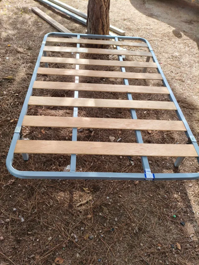 Somier de lamas con patas