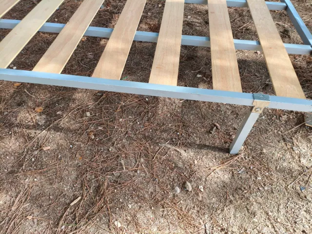 Somier de lamas con patas