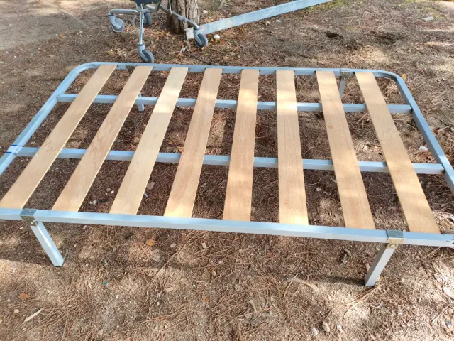 Somier de lamas con patas