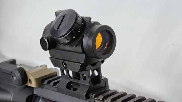 Mira punto rojo T1 + elevador de mira.