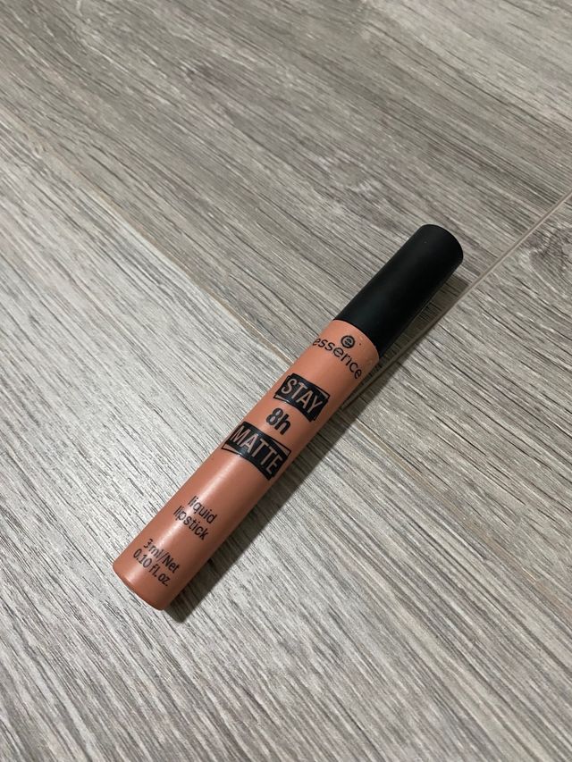 Labial líquido mate marrón larga duración Essence