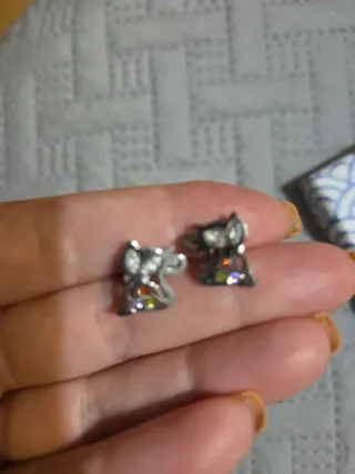 Pendientes de gato con piedras