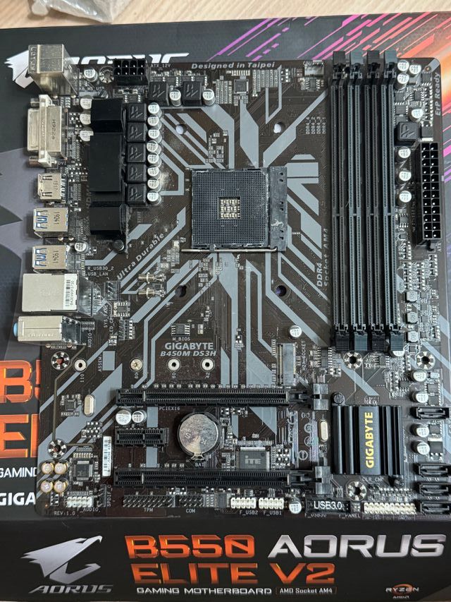 Placa Base Gigabyte B450M DS3H Socket AM4