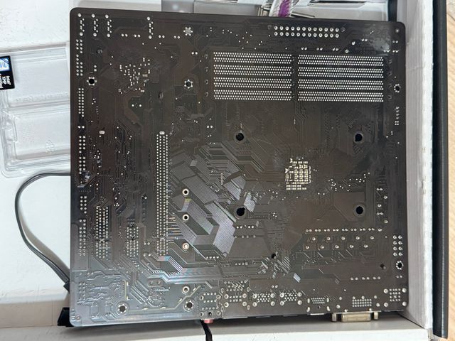 Placa Base Gigabyte B450M DS3H Socket AM4