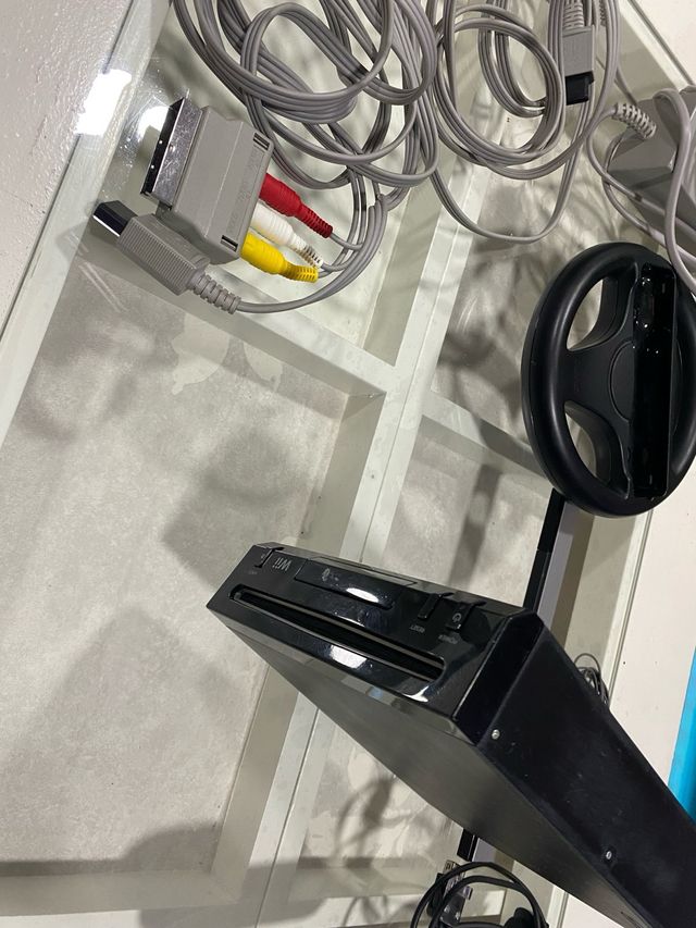 Nintendo Wii Negra + Accesorios Y Juegos