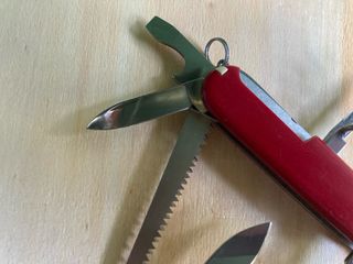 2 Canivetes Victorinox Super Tinker e Camper
