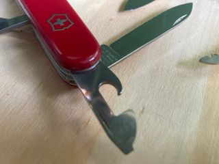 2 Canivetes Victorinox Super Tinker e Camper
