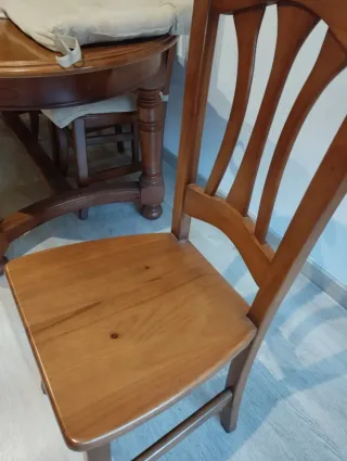 Mesa comedor madera maciza y 4 sillas
