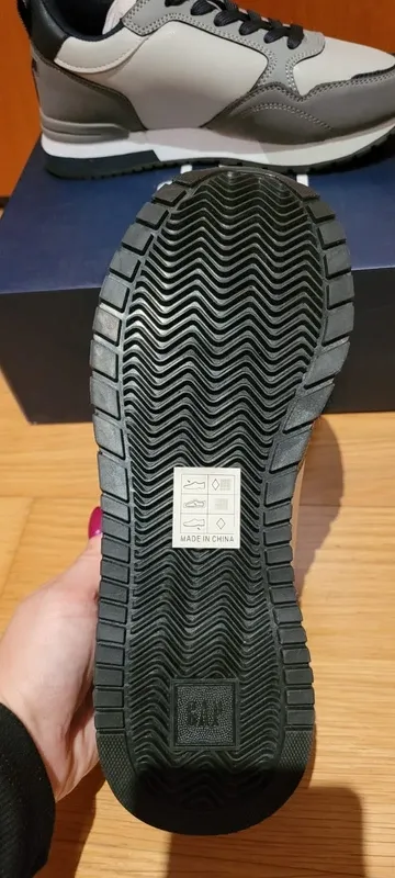 Sapatilhas GAP Cinzentas e Brancas Novas