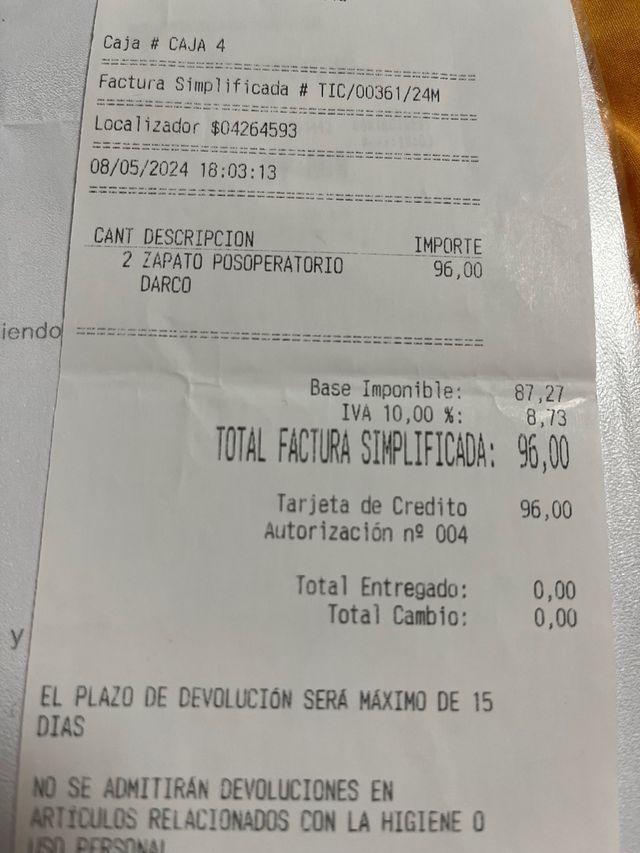 Zapatos posoperatorios Darco negros.