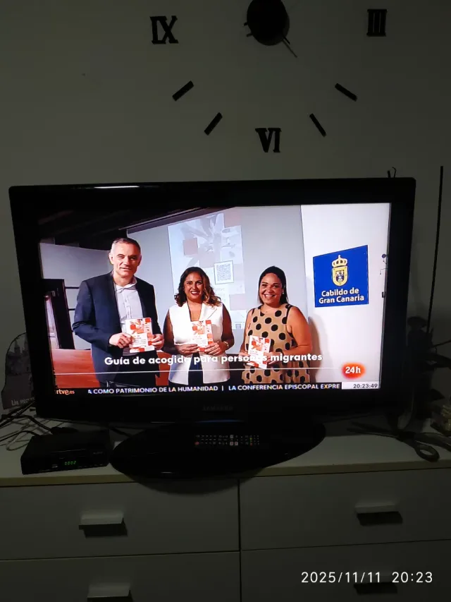 Televisión Samsung 32 Negra y Plateada