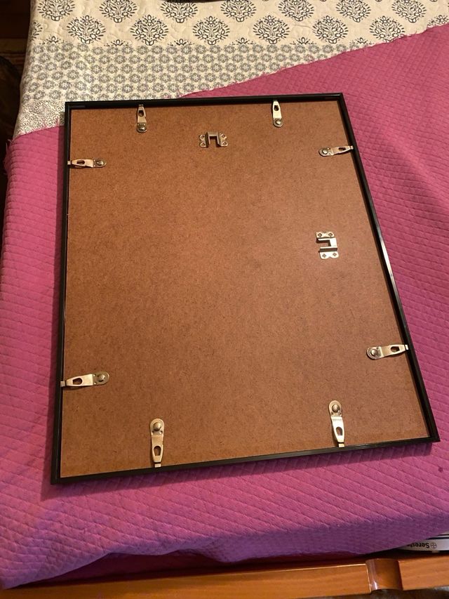 Marco negro con cristal y multienganche