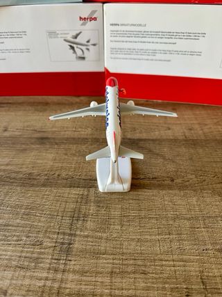 Modellino Aereo Airbus A320 Edelweiss