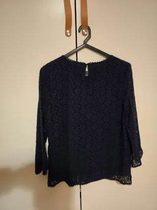 Blusa Cortefiel azul marinho renda S