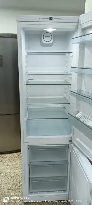 NEVERA COMBI MIELE NO FROST ENERGÍA A+