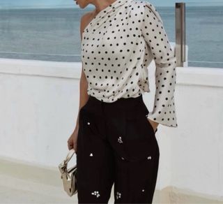 Top asimétrico lunares Zara T/M