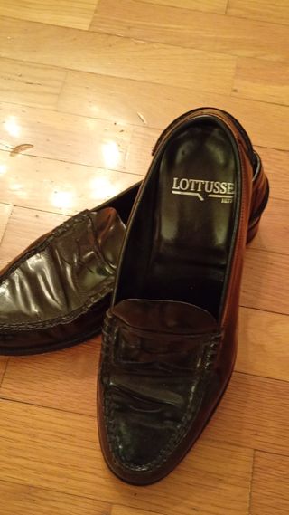 Zapatos de cuero negro LOTUSSE