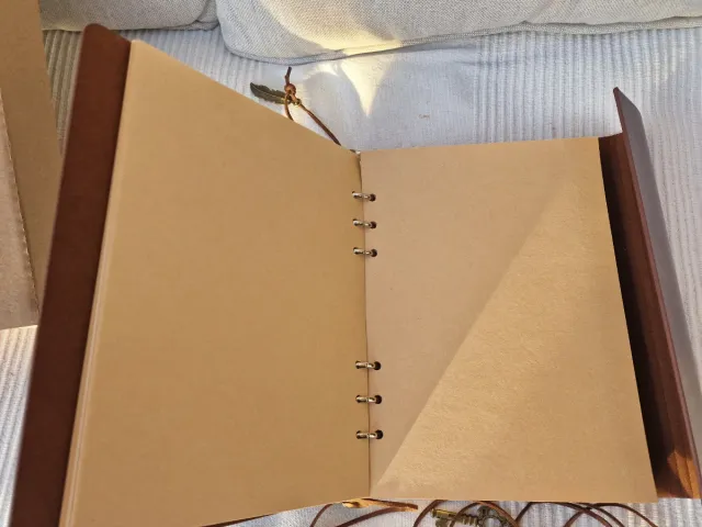 Cuaderno de escritura con tapa de cuero