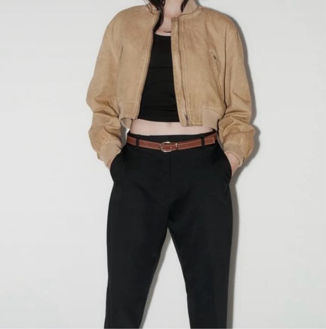 Chaqueta bomber corta Zara beige