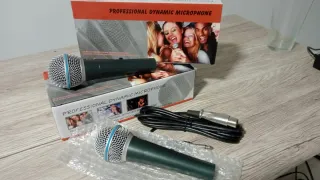 1 Micrófono Shure Dinámico con Cable Disponible 2