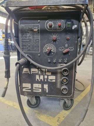 Soldadora Eléctrica de Hilo APEL