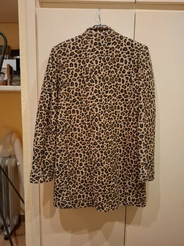 Chaqueta tres cuartos Stradivarius animal print S