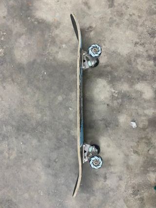 Skate Board con Diseño Gráfico