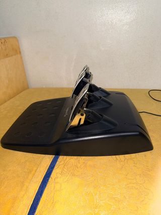 Logitech G29 Volante + Pedales – PS4 / PS5 / PC