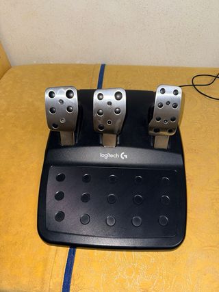 Logitech G29 Volante + Pedales – PS4 / PS5 / PC