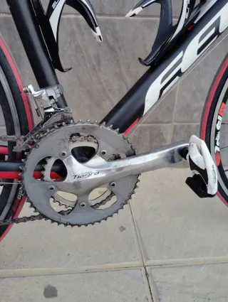 Bicicleta Carretera Felt Z85 Negra y Roja