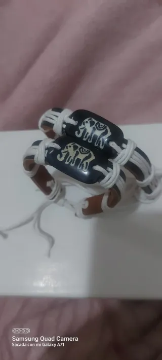 Pulsera cuero con elefantes blancos