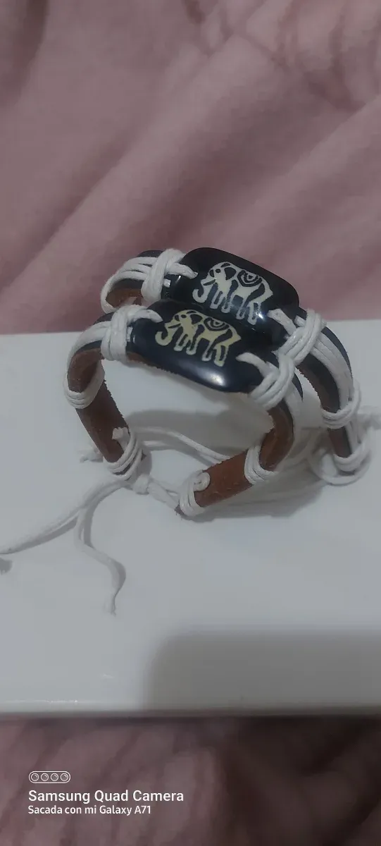 Pulsera cuero con elefantes blancos