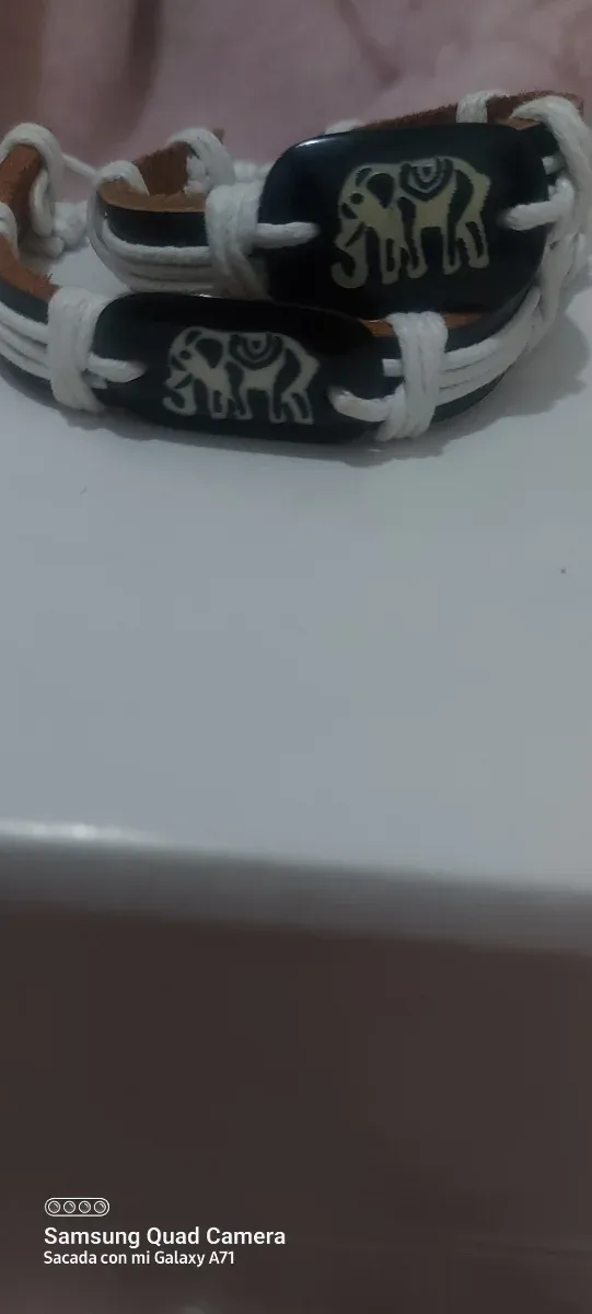 Pulsera cuero con elefantes blancos