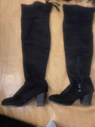 Botas altas negras usadas poco