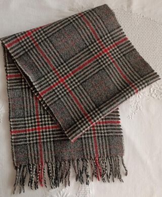 Bufanda Benetton cuadros gris y rojo