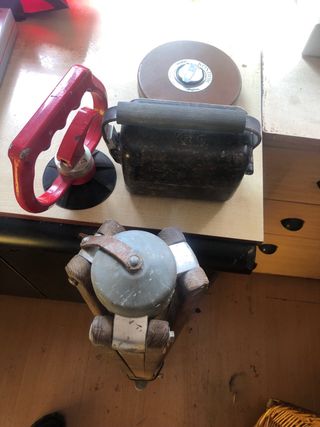 Teodolito antiguo,trípode y ventosa