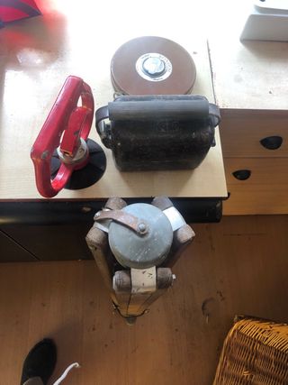 Teodolito antiguo,trípode y ventosa