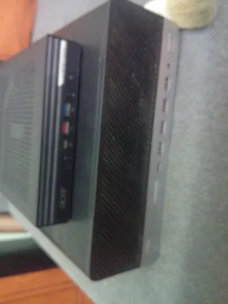 Ordenador Acer Negro y hp Plata