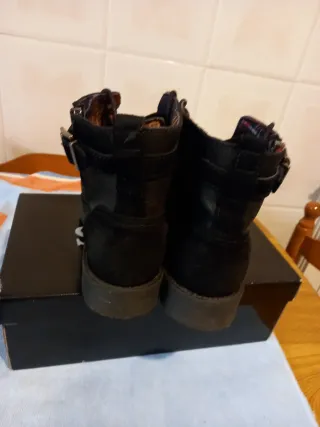 Botas de piel hombre negras