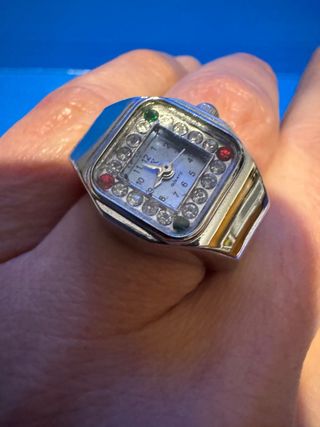 Orologio ad anello con strass