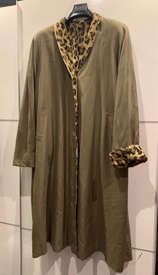 Abrigo reversible estampado leopardo