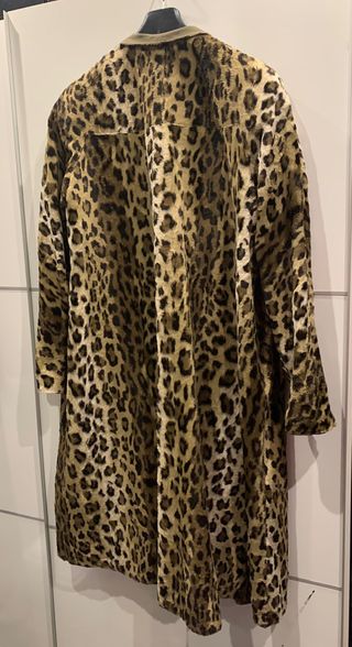 Abrigo reversible estampado leopardo
