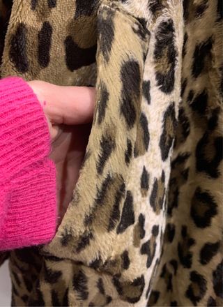 Abrigo reversible estampado leopardo