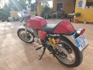 Moto 125cc roja