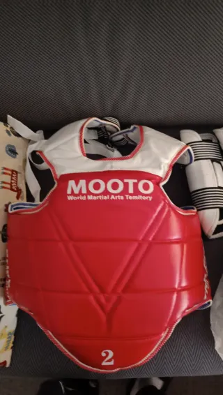 Protecciones Tae Kwon Do 9 años. Marca MOOTO.