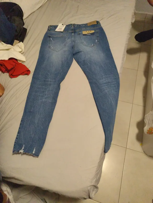 Pull&Bear Vaqueros Azules Rotos Talla 44 Etiqueta