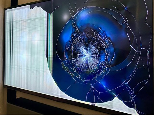 LG 42” 100Hz LED - para repuestas