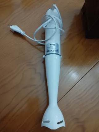 Batidora de mano con vaso