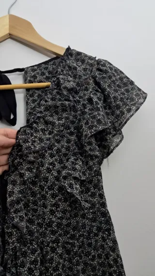 Blusa de flores sin mangas